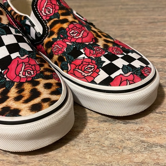 Vans Classic Slip-On Rose Animal Checkerboard True White Size~ 7 W /5.5 M - Picture 7 of 10